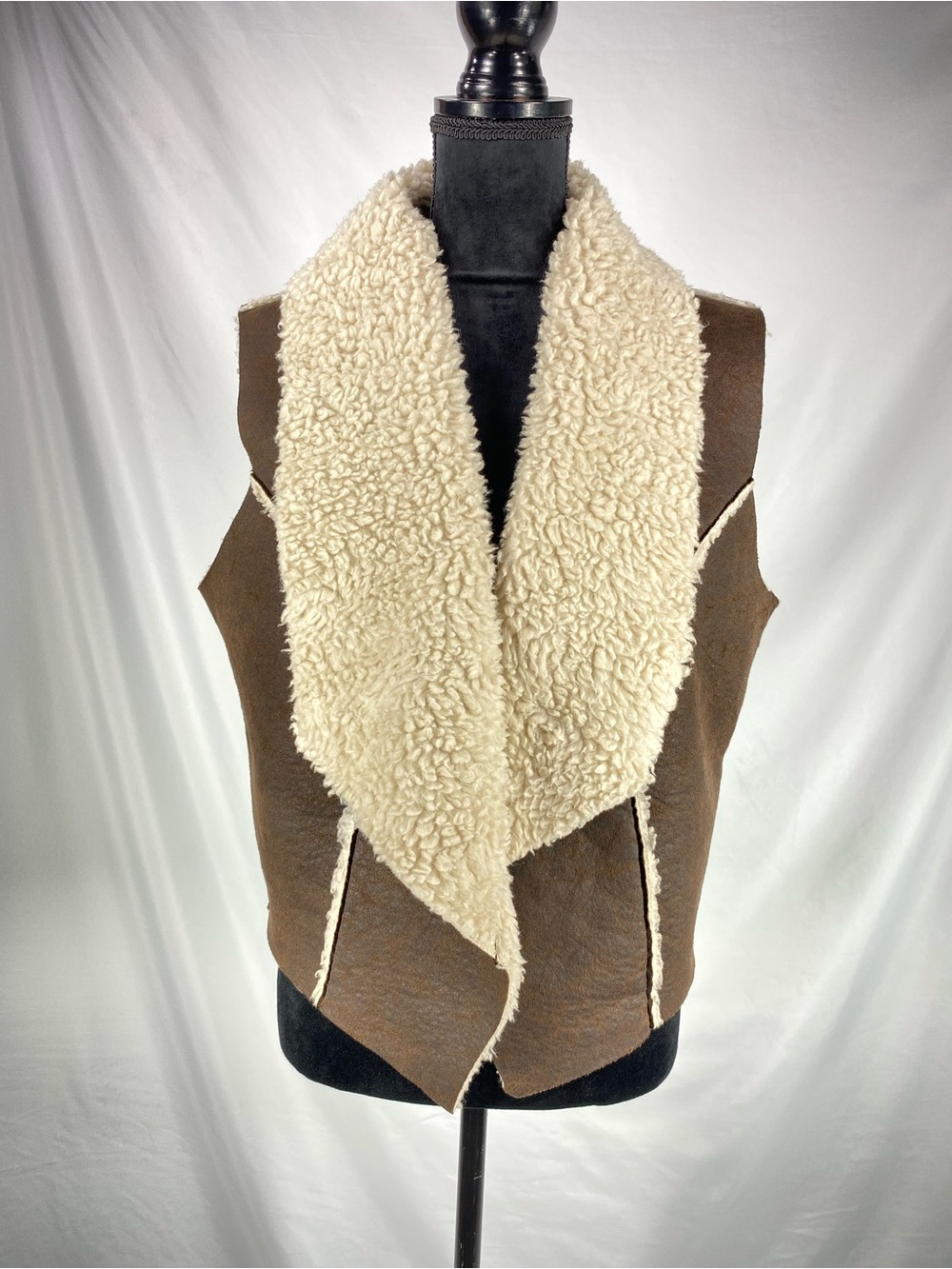 BB Dakota Faux Shearling Vest Brown Cream Open Front Boho Western